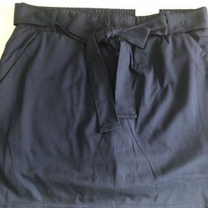 NWT St John’s Bay Women's Skort Sz M Navy Waist Stretch Pockets Mid Rise *EMP